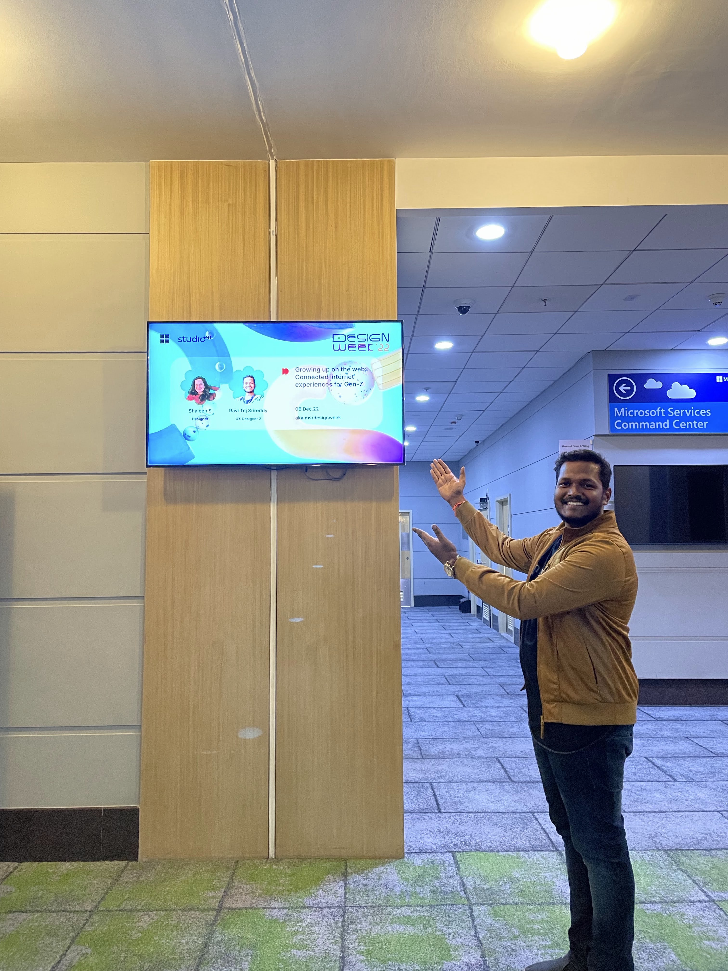 Tejj presenting Growing Up On The Web for Gen-Z at Microsoft Design Week Hyderabad 2022